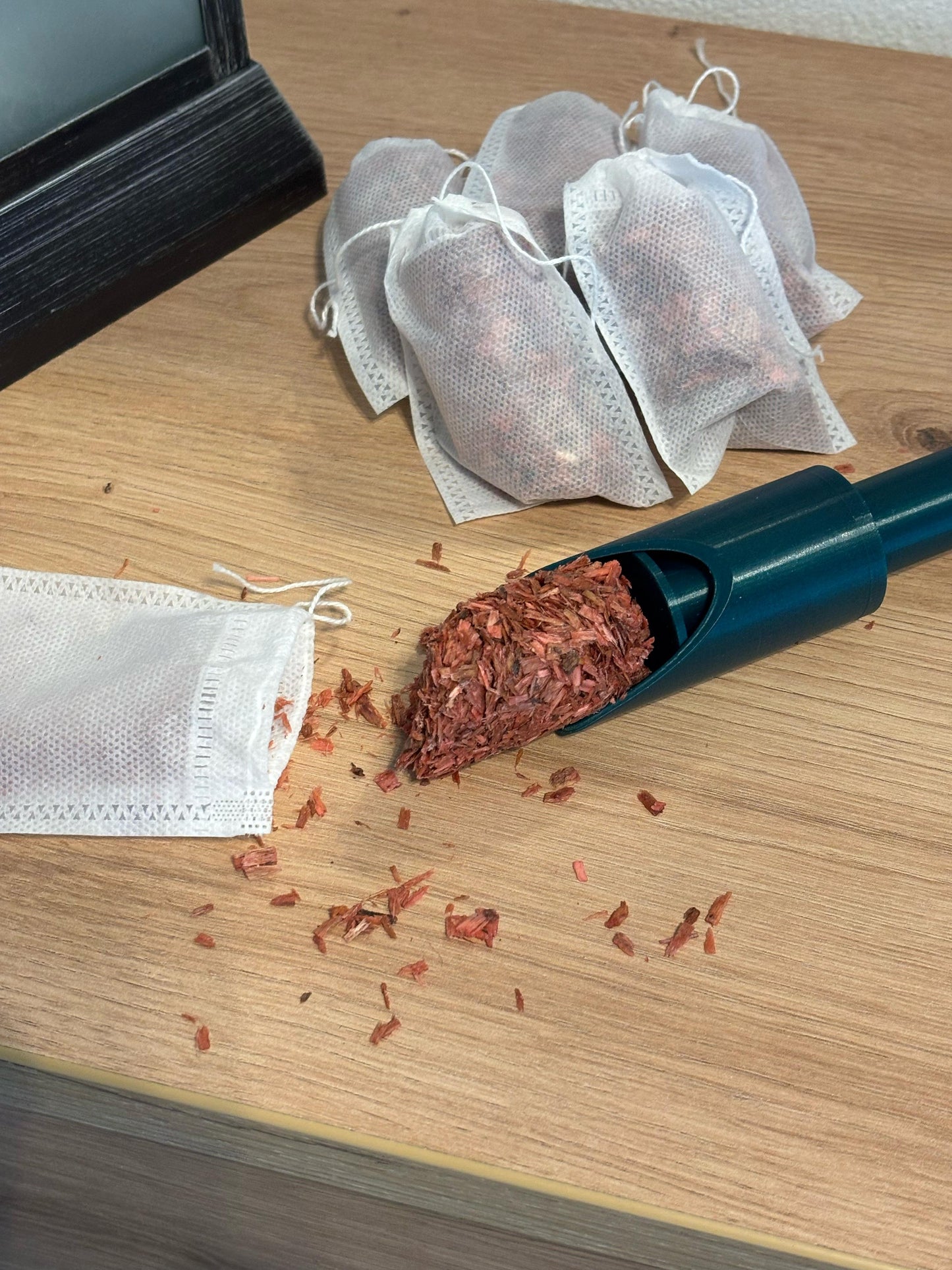 Schaufel zum Bau von Brennholzanzündern